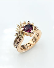 Load image into Gallery viewer, The Etrè - Trillion Cut Rose Spinel