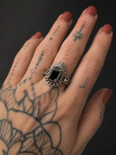 Load image into Gallery viewer, The Etrè - Black Spinel