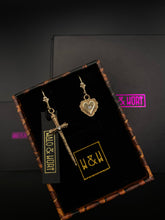 Load image into Gallery viewer, Diamond set Ace of Swords / Hearts are for breaking
