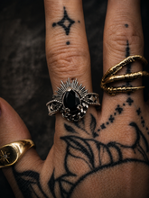 Load image into Gallery viewer, The Etrè - Black Spinel
